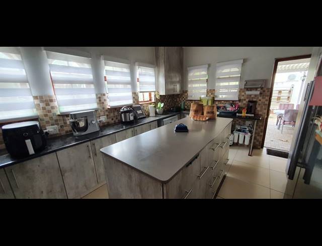 4 BEDROOM HOUSE SOLD IN MEER EN SEE